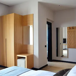 Hotel N'peze, Tirana