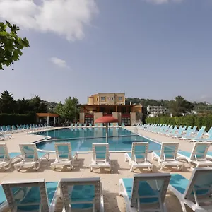 Mema 4*, Tirana Albanië