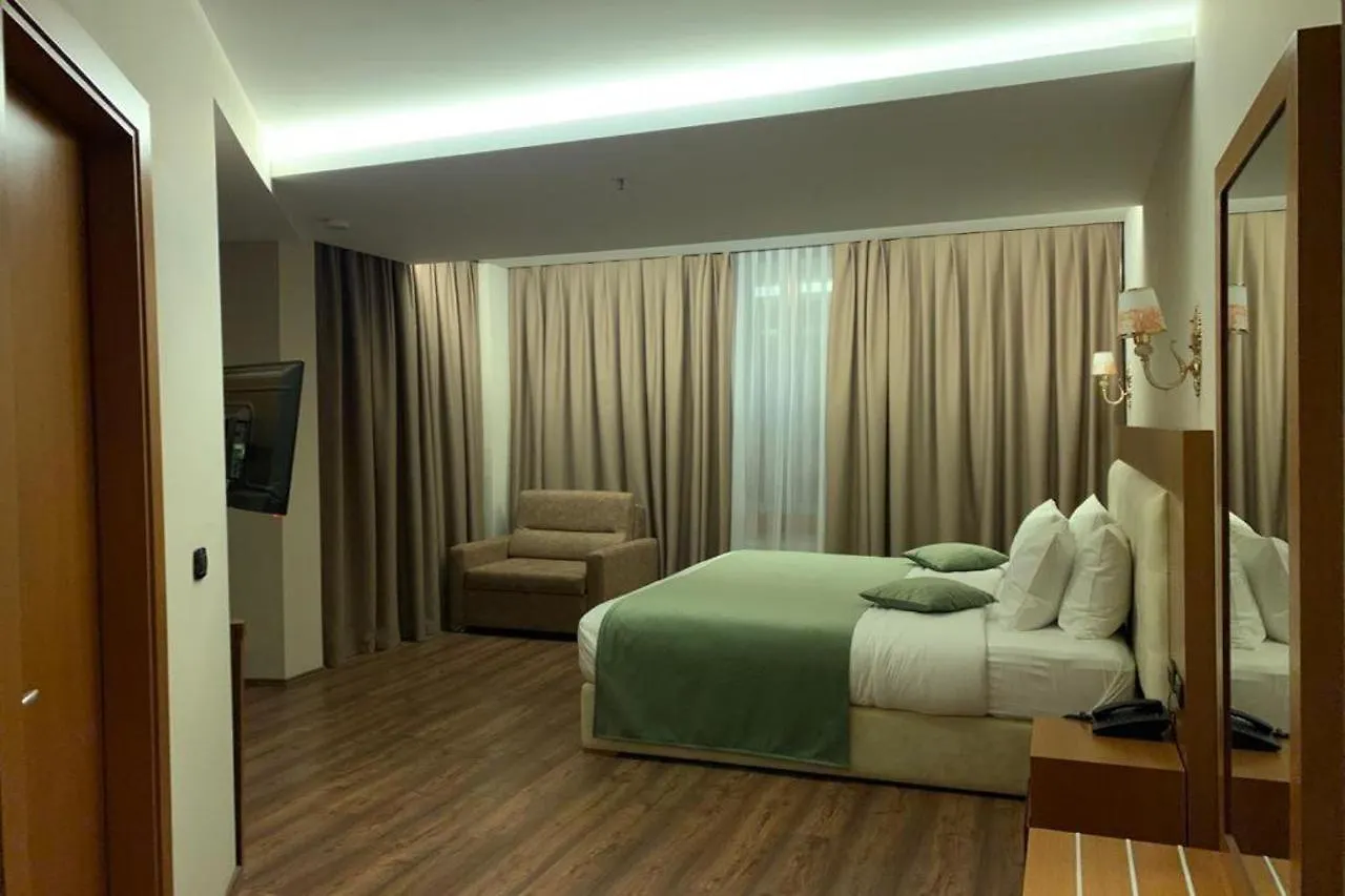 Albanopolis Hotel ティラナ
