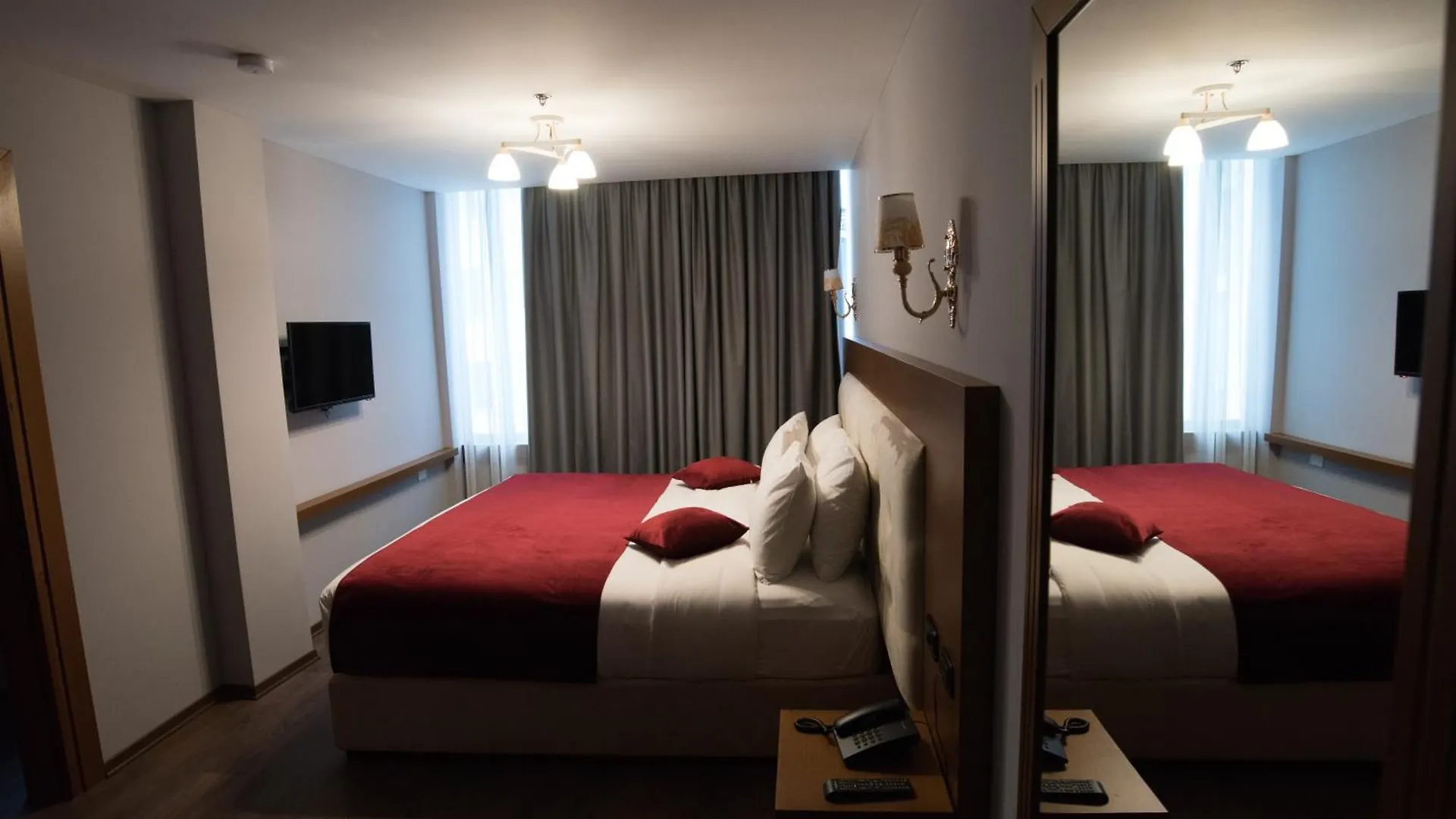 Albanopolis Hotel ティラナ アルバニア