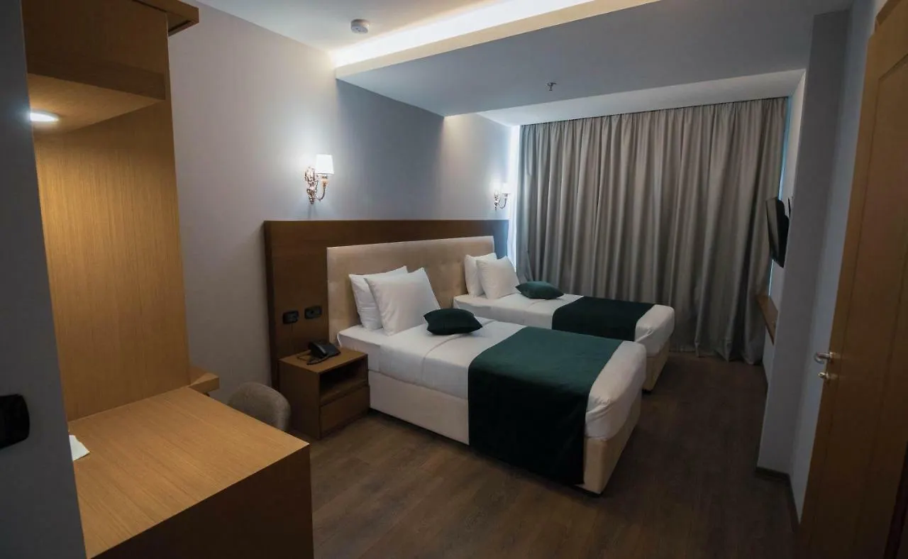 Albanopolis Hotel ティラナ