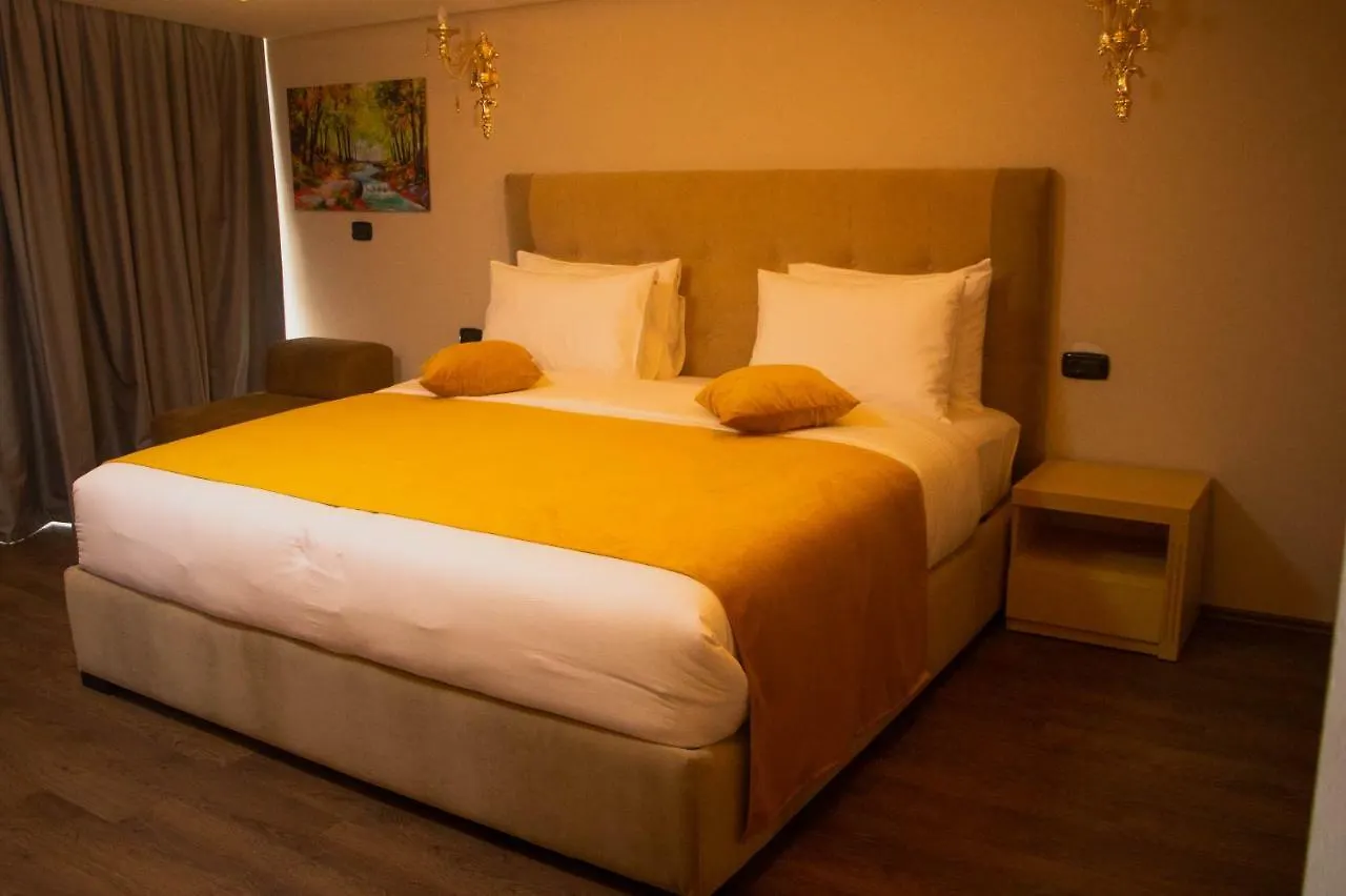 Albanopolis Hotel ティラナ 4*,  アルバニア