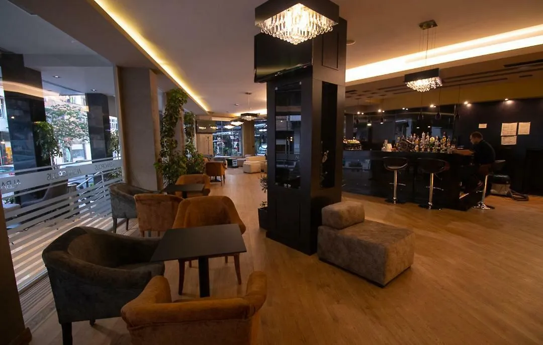 Albanopolis Hotel ティラナ
