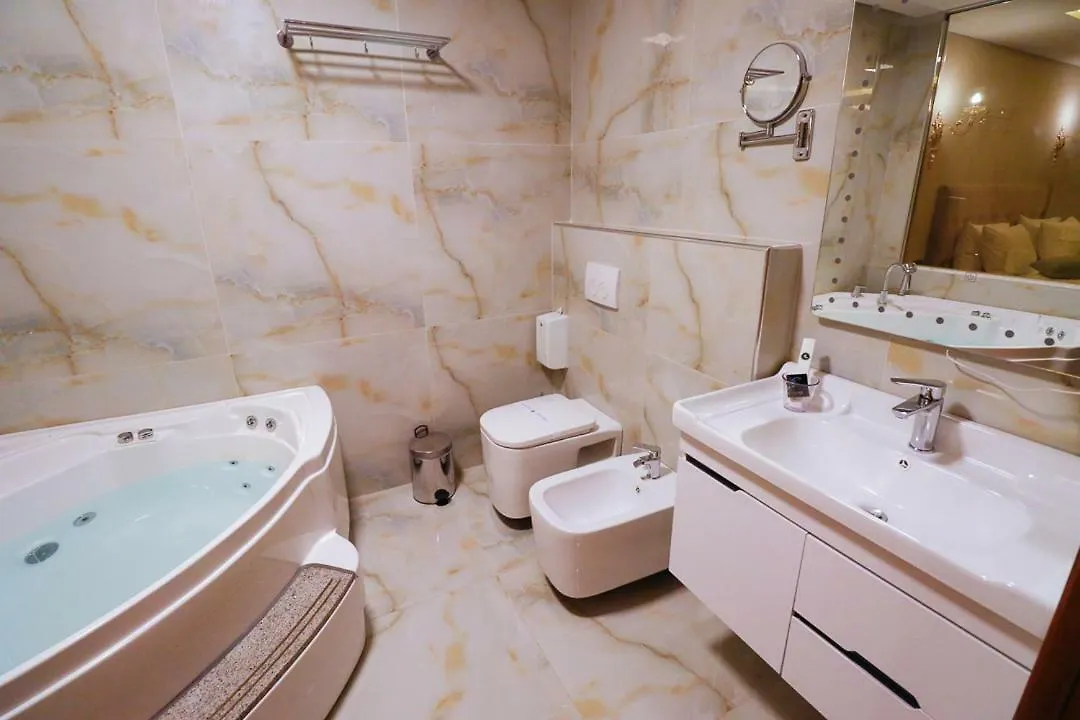Albanopolis Hotel ティラナ
