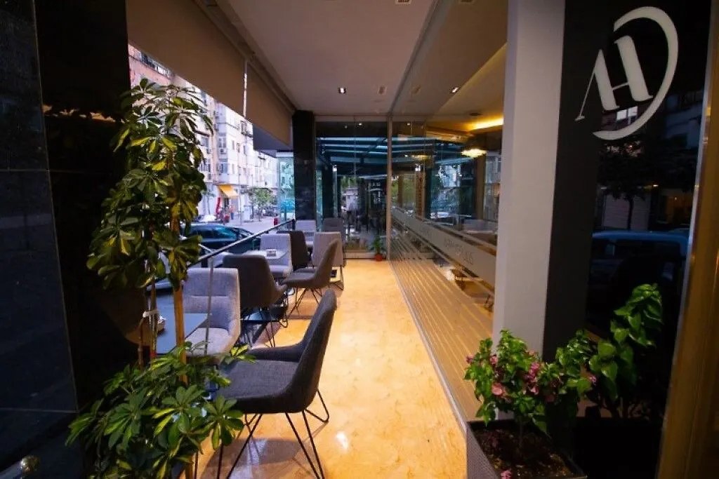 Albanopolis Hotel ティラナ